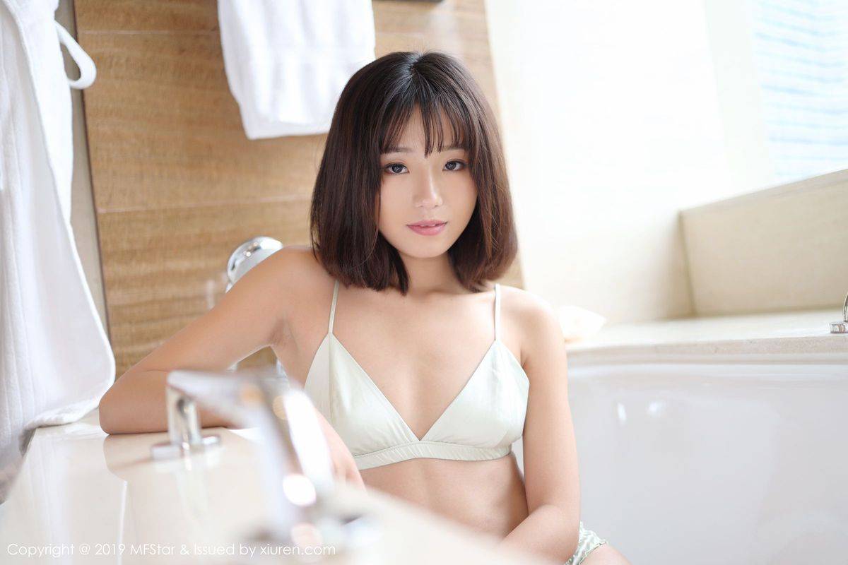 模范学院美女模特仓井优香私房内衣与浴室浴巾系列写真-24