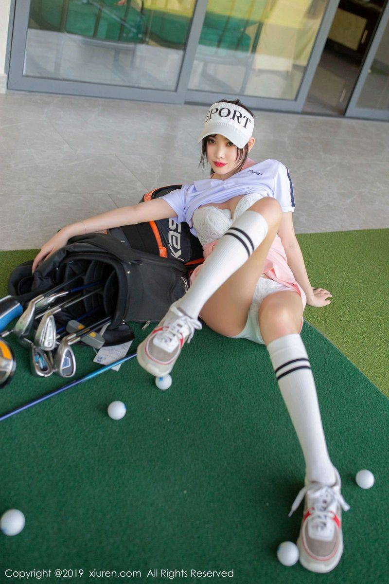 秀人网性感女神杨晨晨sugar修长美腿内衣诱惑高尔夫主题写真-28