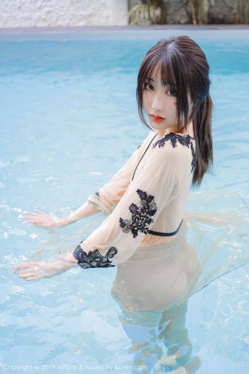 模范学院性感女神Betty林子欣泳池湿身诱惑泰国清迈旅拍-19