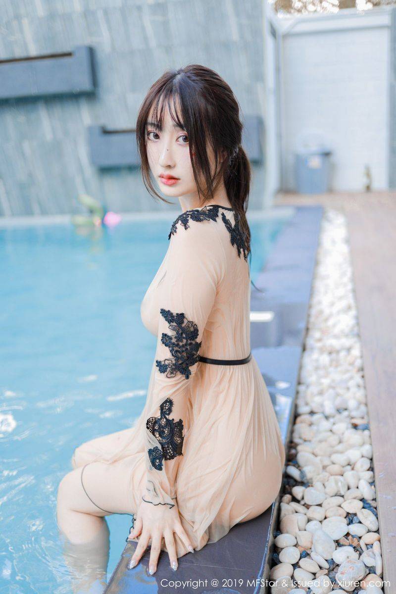 模范学院性感女神Betty林子欣泳池湿身诱惑泰国清迈旅拍-30