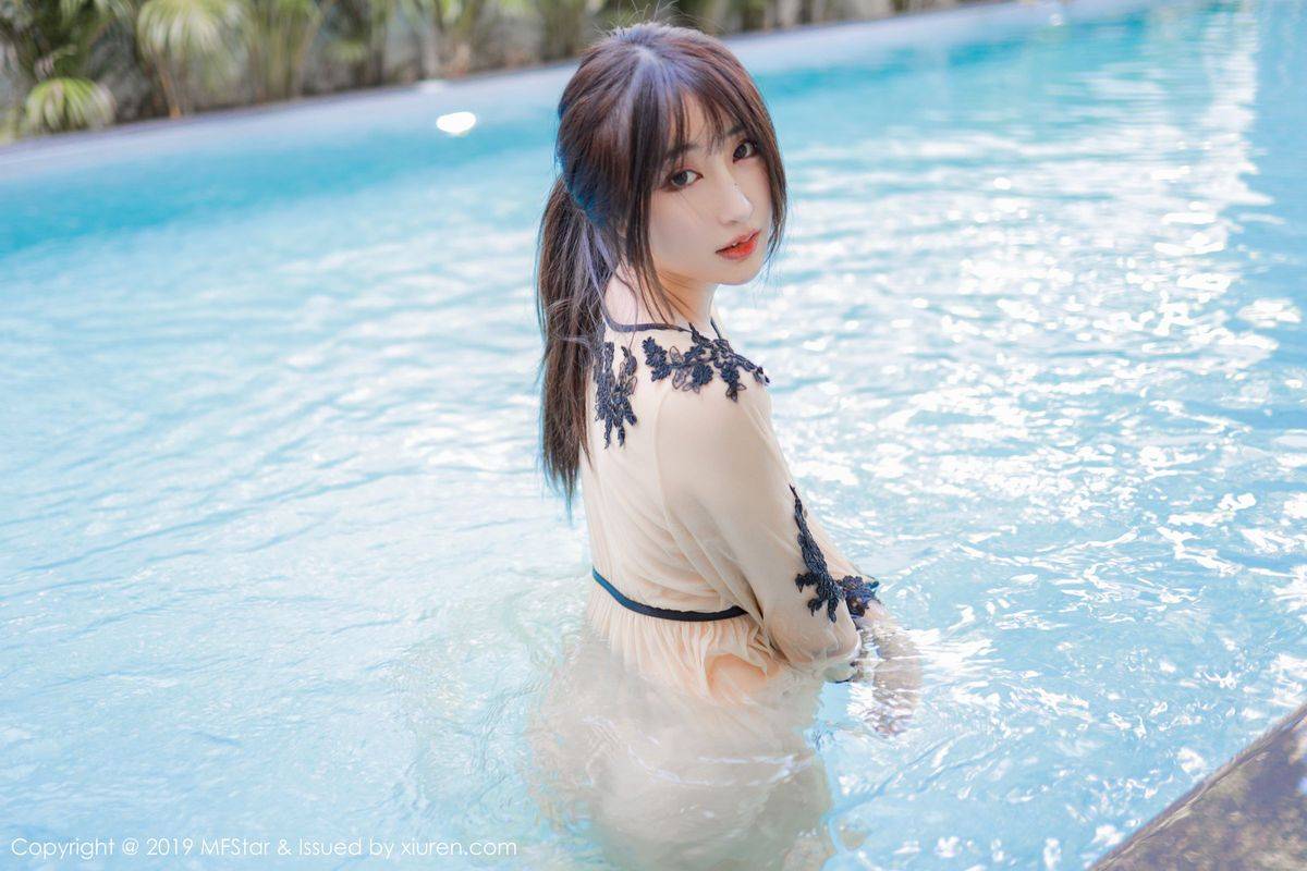 模范学院性感女神Betty林子欣泳池湿身诱惑泰国清迈旅拍-49