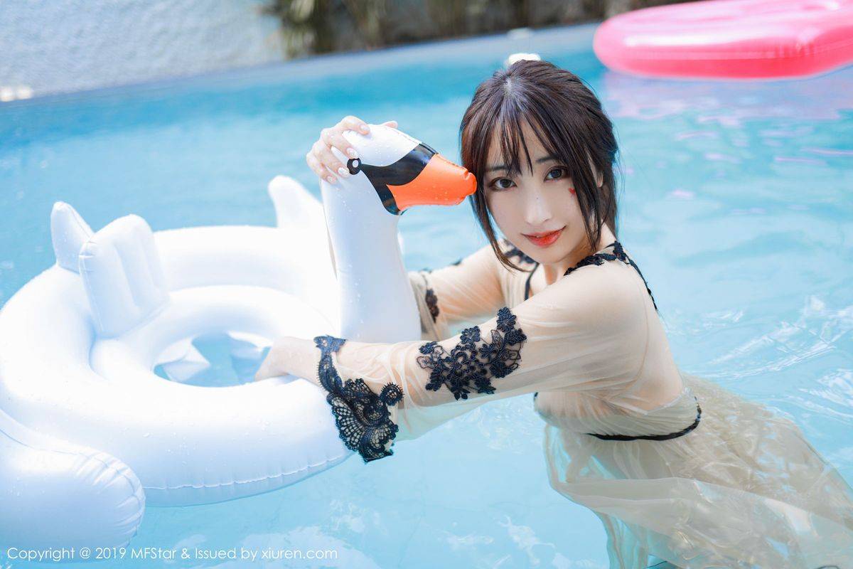 模范学院性感女神Betty林子欣泳池湿身诱惑泰国清迈旅拍-60