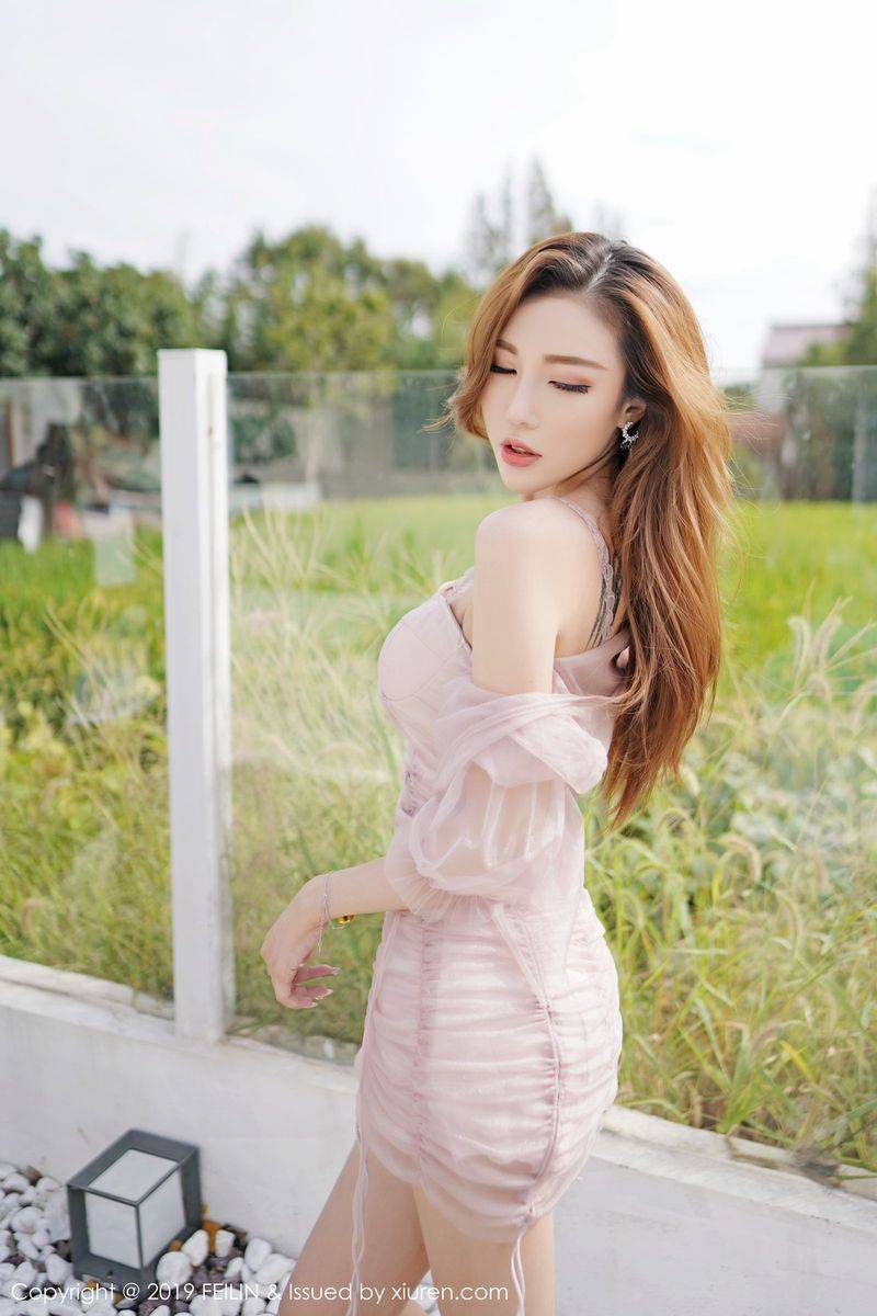 嗲囡囡性感女神梦小楠修长美腿粉色内衣诱惑系列私房写真-10