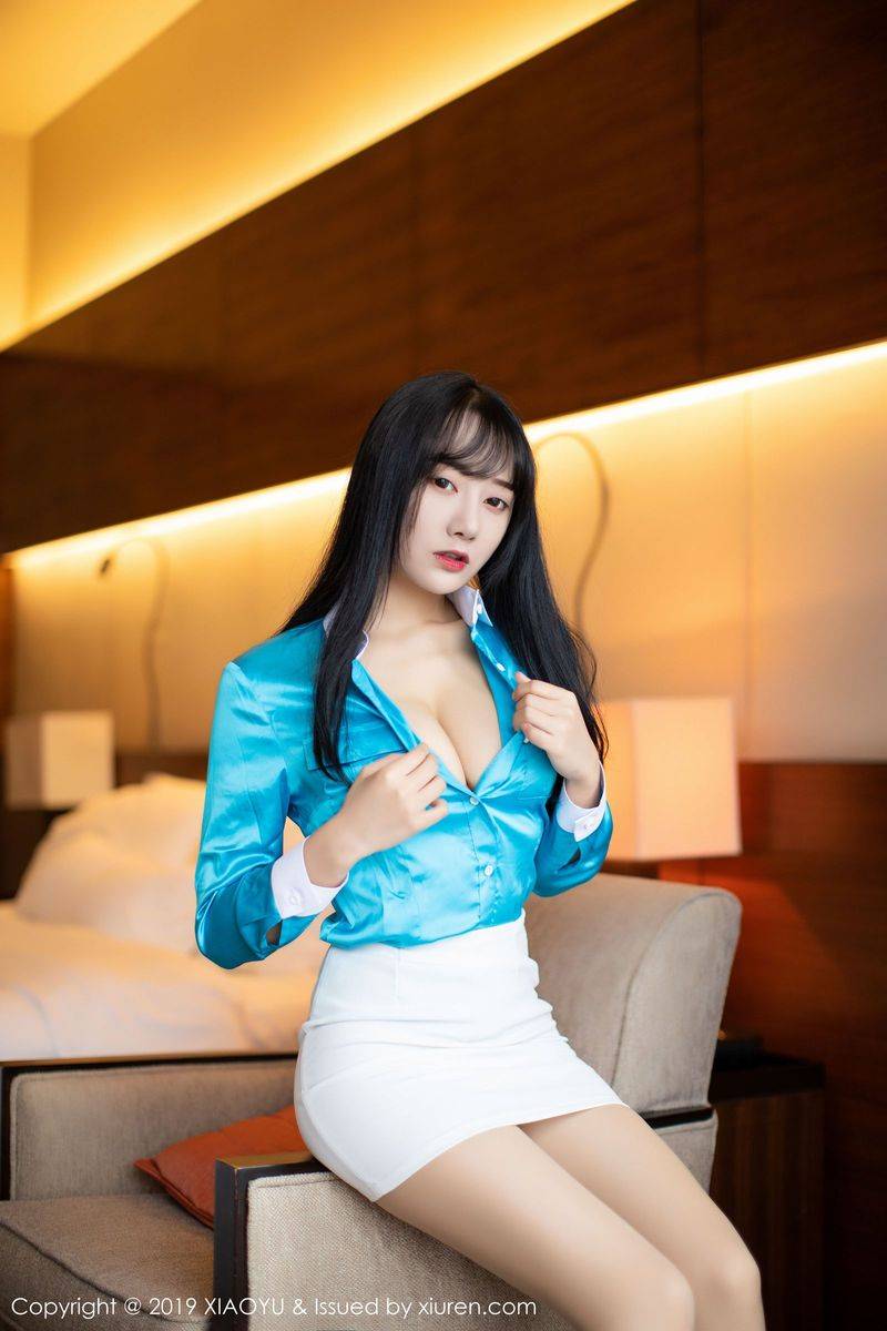 语画界性感女神何嘉颖丝袜美腿秘书装扮系列职场OL足量写真-12