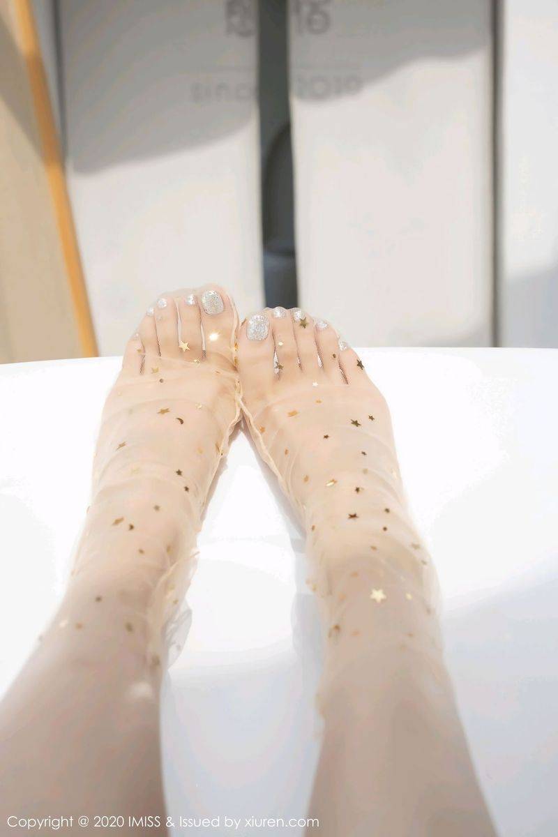 爱蜜社气质女神许诺Sabrina丝袜美腿内衣诱惑足量福利写真-17