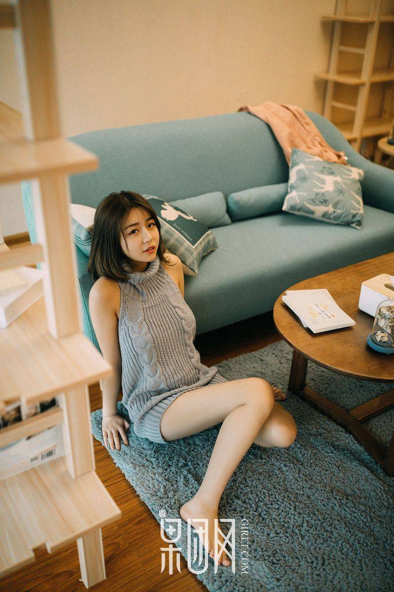 果团网美女模特星野千美奈大秀处男杀手开背毛衣性感写真-6