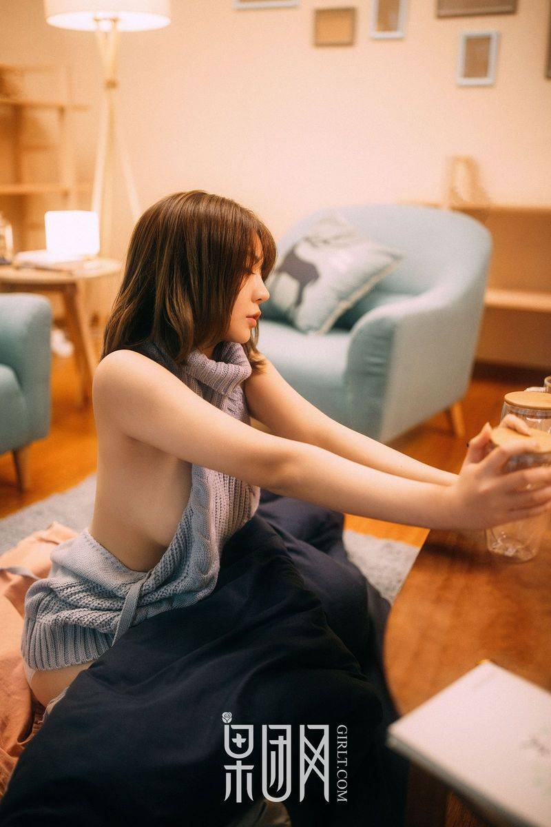 果团网美女模特星野千美奈大秀处男杀手开背毛衣性感写真-29