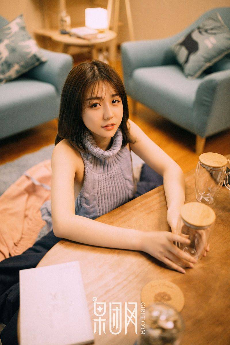 果团网美女模特星野千美奈大秀处男杀手开背毛衣性感写真-31