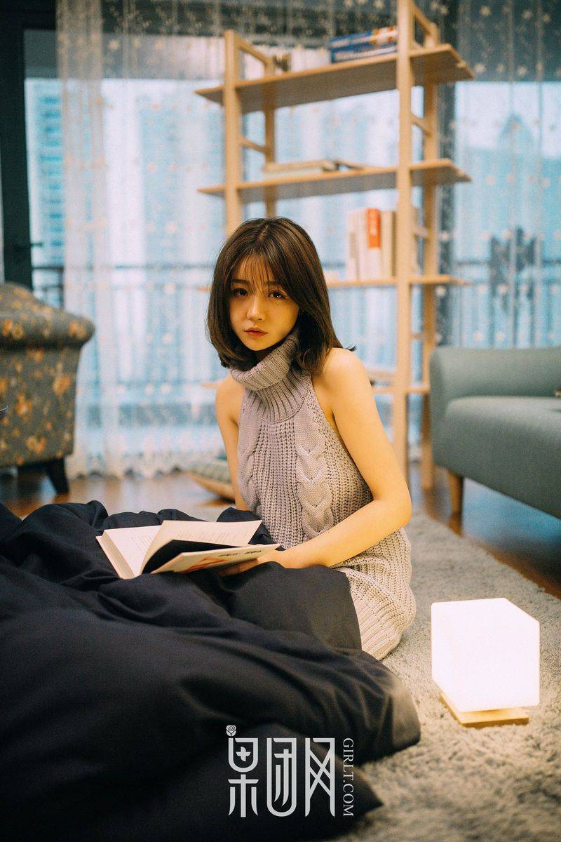 果团网美女模特星野千美奈大秀处男杀手开背毛衣性感写真-35