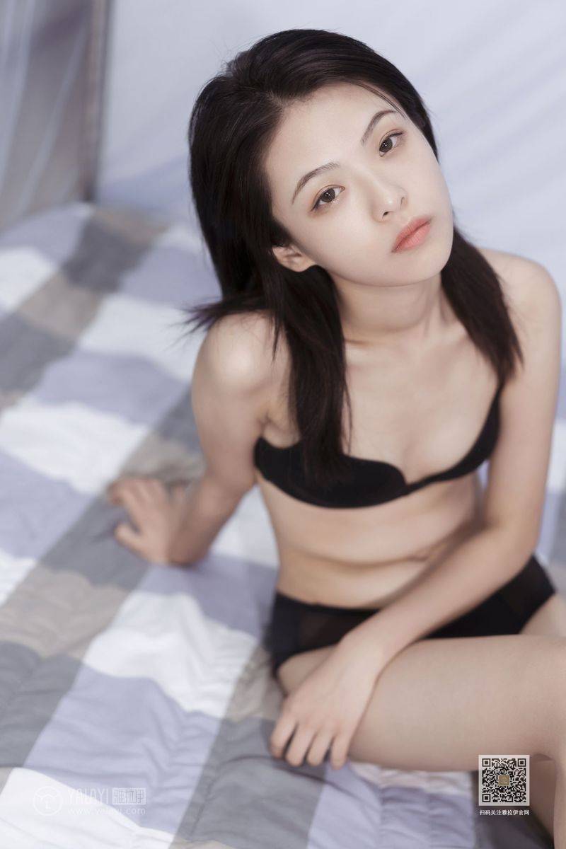 YALAYI雅拉伊美女模特含嫣修长美腿内衣诱惑室内私房写真-2