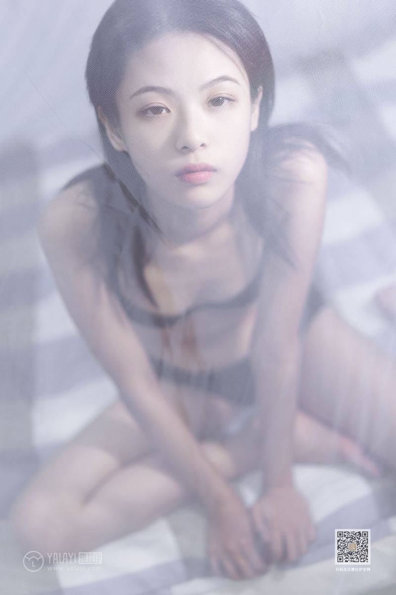 YALAYI雅拉伊美女模特含嫣修长美腿内衣诱惑室内私房写真-8