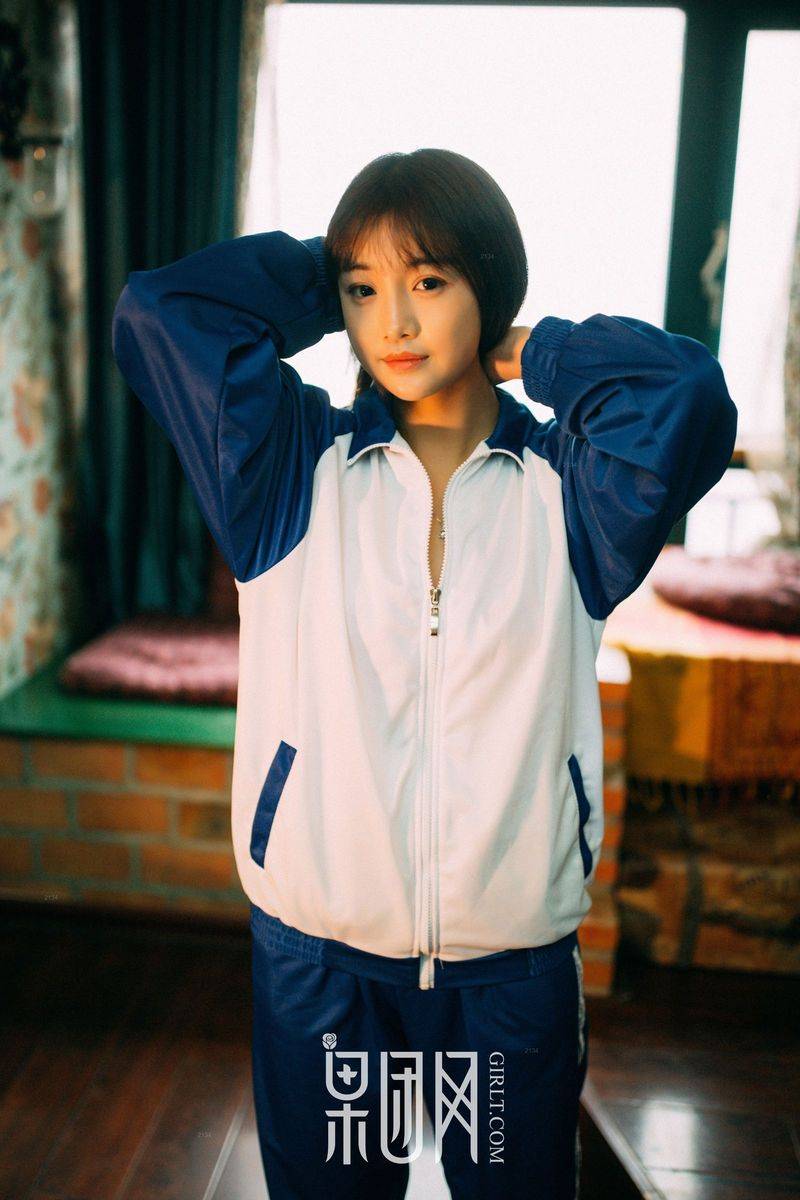 果团网美女模特被驯服的琪妹校服风情制服诱惑专辑写真