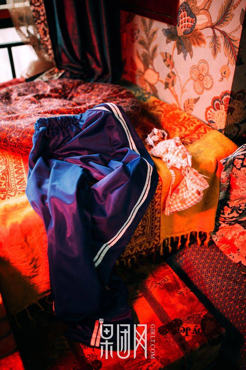 果团网美女模特被驯服的琪妹校服风情制服诱惑专辑写真-14