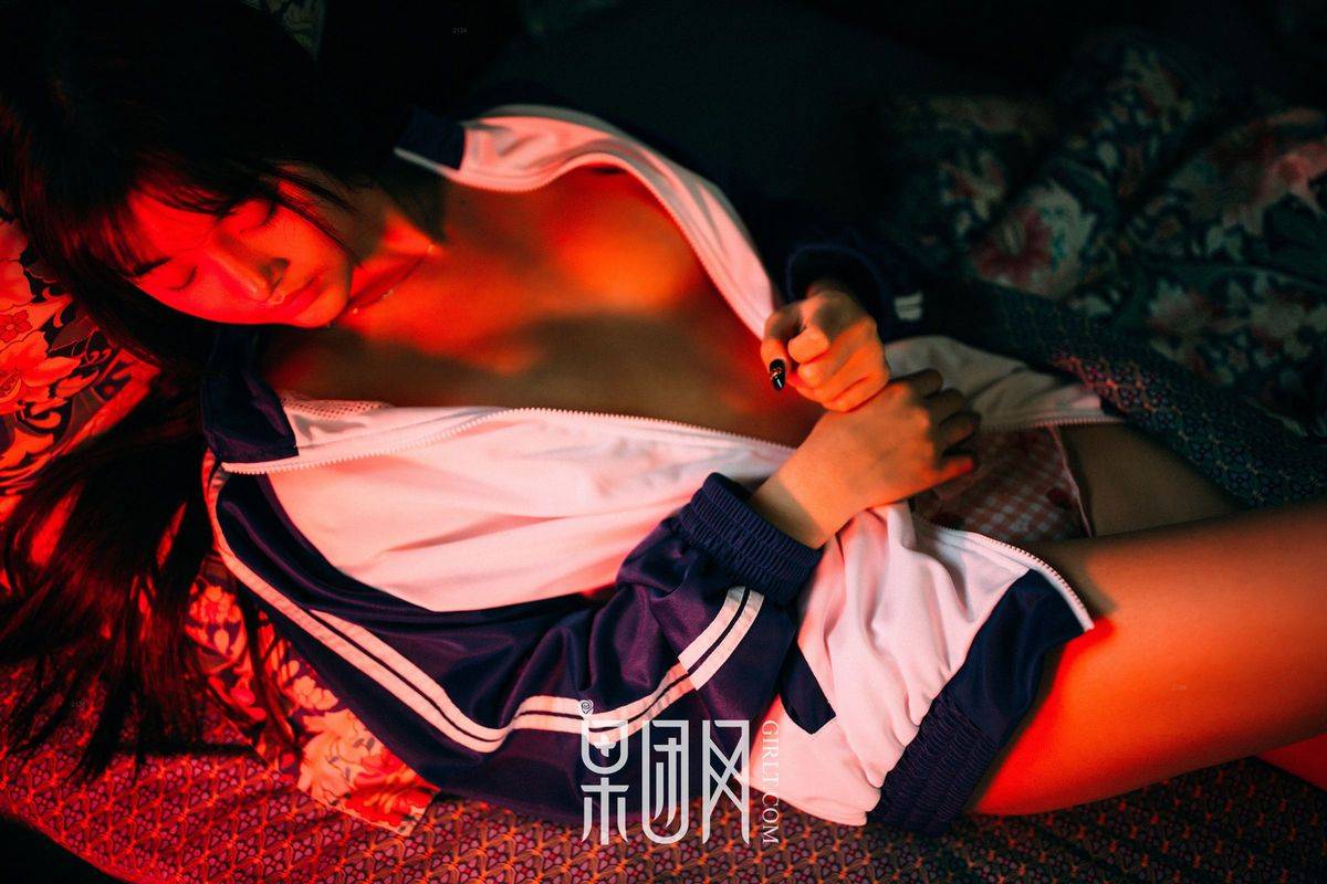 果团网美女模特被驯服的琪妹校服风情制服诱惑专辑写真-30