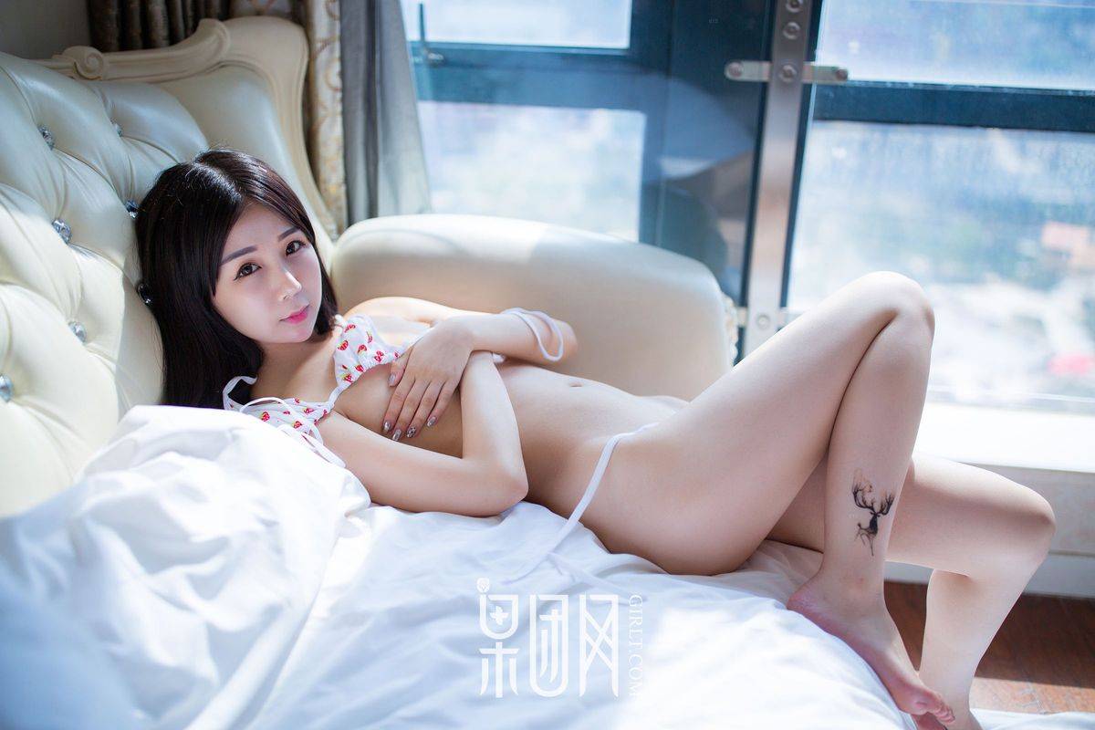 果团网邻家女孩甜Abby修长美腿透视蕾丝三点式内衣诱惑写真-38