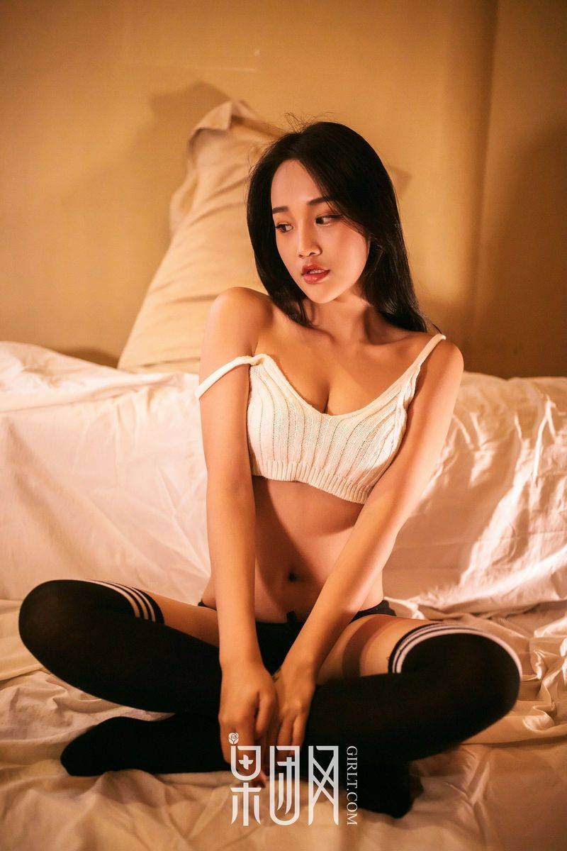 果团网痴情少女Jewel恋恋针织文胸34D大兔兔内衣诱惑美图-4