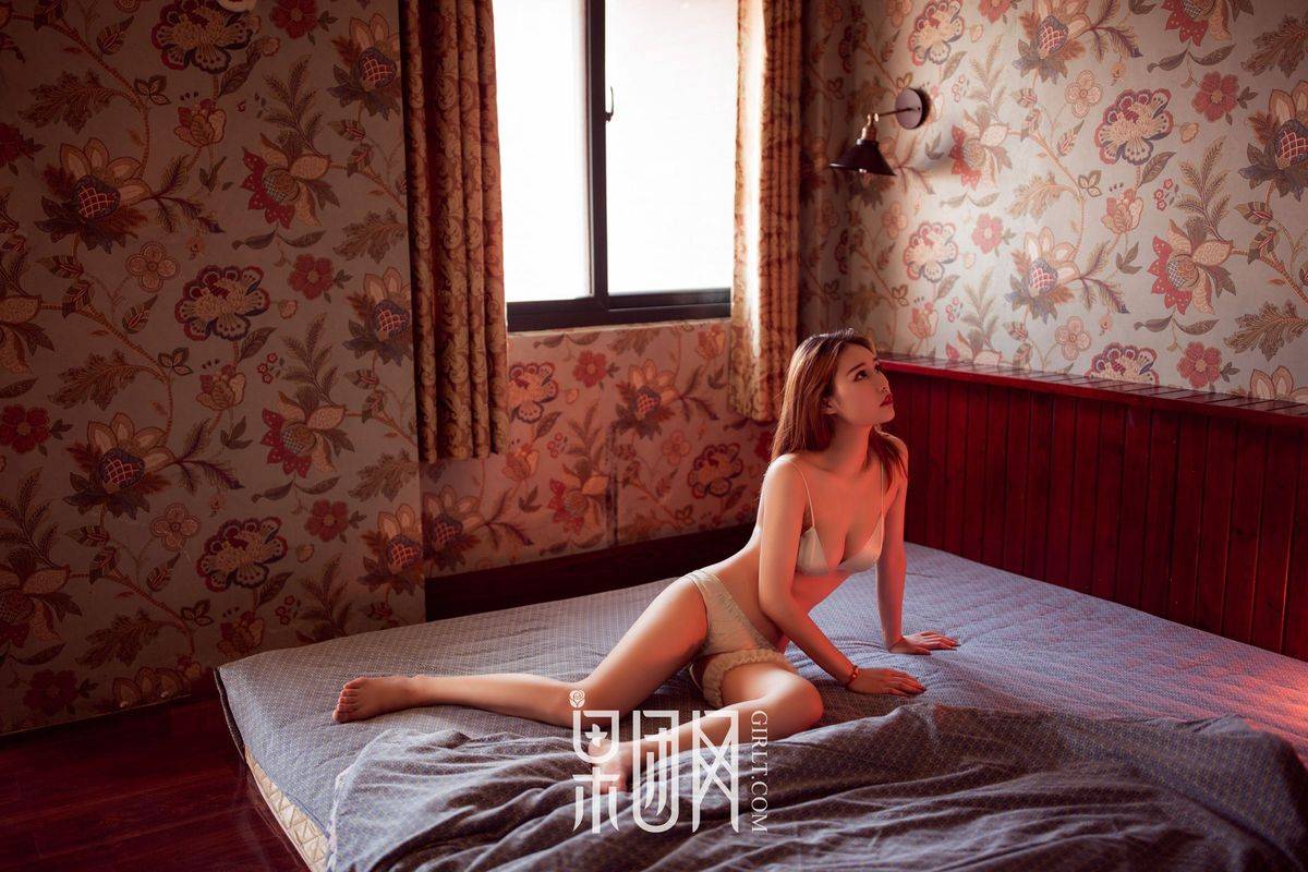 果团网美女模特修长玉足内衣诱惑邀君共赏狂欢性感写真-35