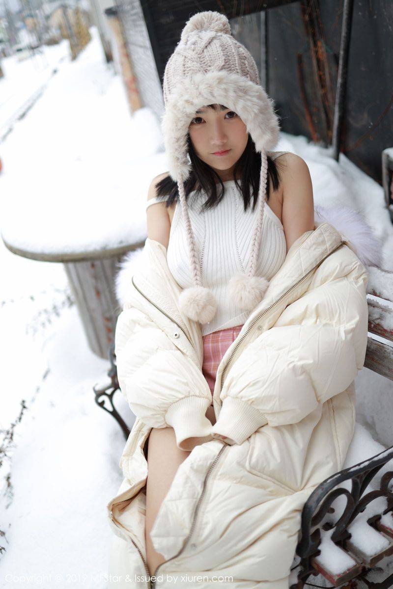 秀人网宅男女神徐微微mia白衬衫湿身系列巴厘岛大尺度旅拍-26