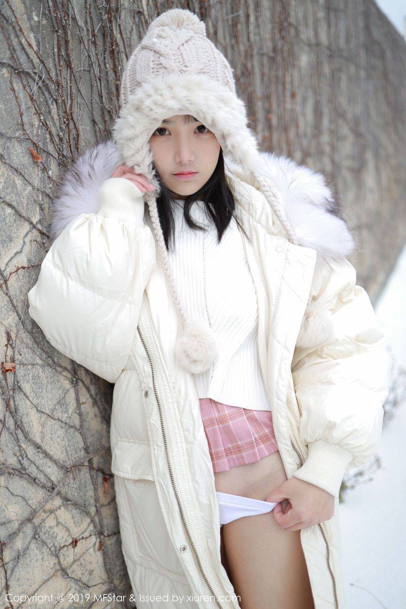 秀人网宅男女神徐微微mia白衬衫湿身系列巴厘岛大尺度旅拍-31