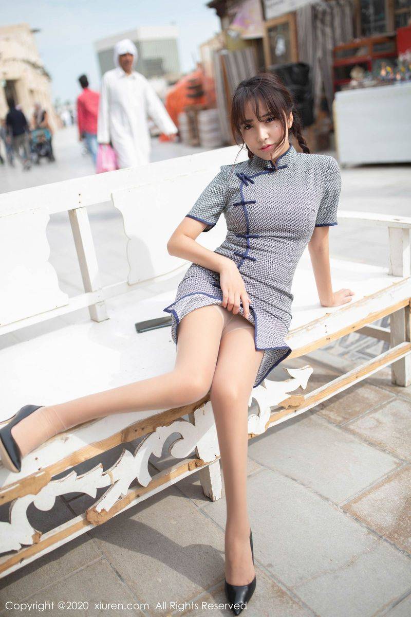 秀人网美女模特陶喜乐_lele双马尾丝袜美腿旗袍系列多哈旅拍-5