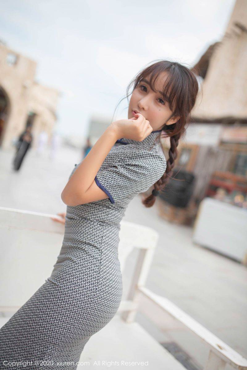 秀人网美女模特陶喜乐_lele双马尾丝袜美腿旗袍系列多哈旅拍-7