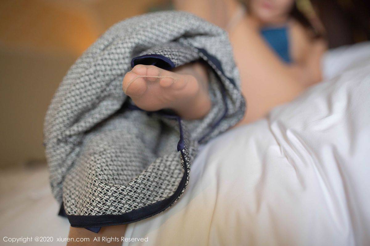 秀人网美女模特陶喜乐_lele双马尾丝袜美腿旗袍系列多哈旅拍-65