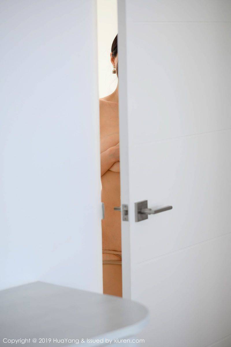 花漾Show性感女神Barbie可儿空姐制服扮演泰国普吉岛旅拍-49