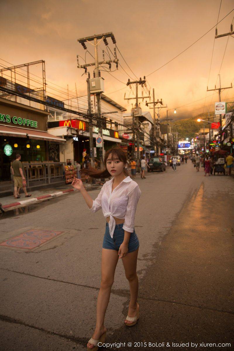 波萝社美少女模特柳侑绮多套装饰波涛汹涌巨乳诱惑私房图-8