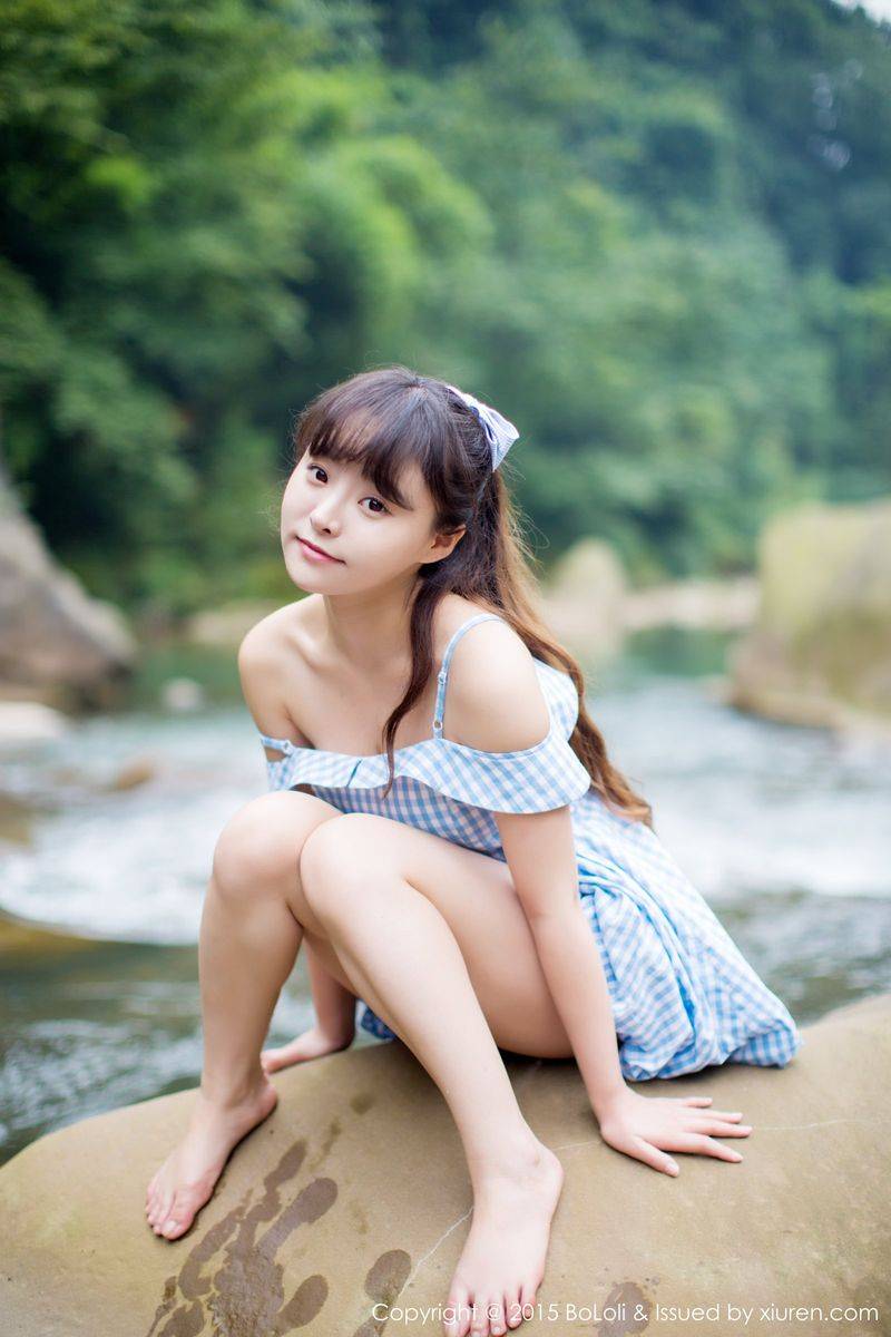 波萝社美少女模特柳侑绮多套装饰波涛汹涌巨乳诱惑私房图-26