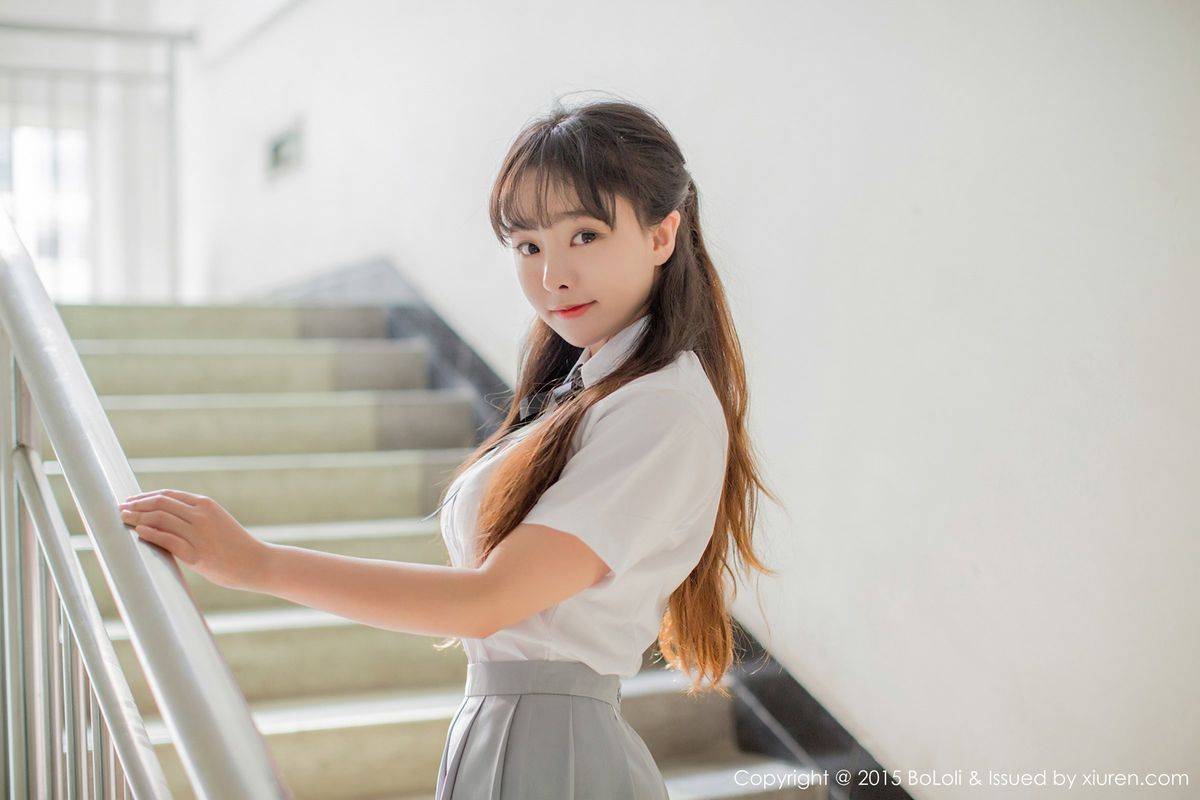 波萝社美少女模特柳侑绮多套装饰波涛汹涌巨乳诱惑私房图-52