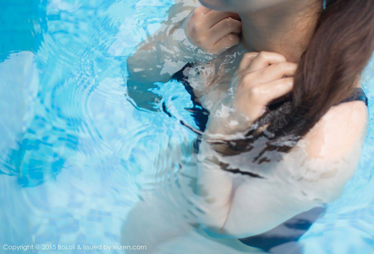 波萝社美少女模特柳侑绮多套装饰波涛汹涌巨乳诱惑私房图-89