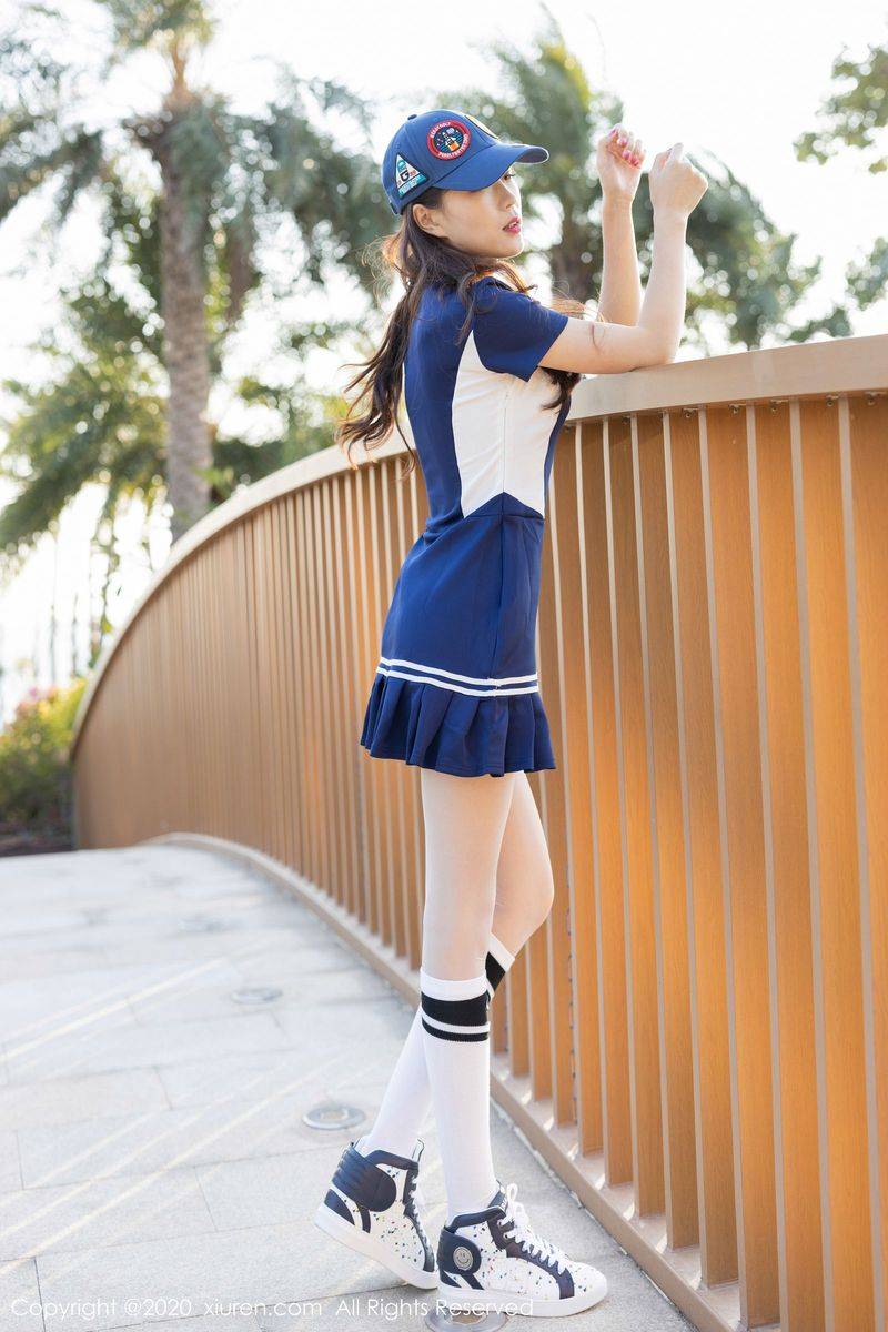 秀人网性感美女杨紫嫣Cynthia丝袜美腿紧身裤系列户外写真