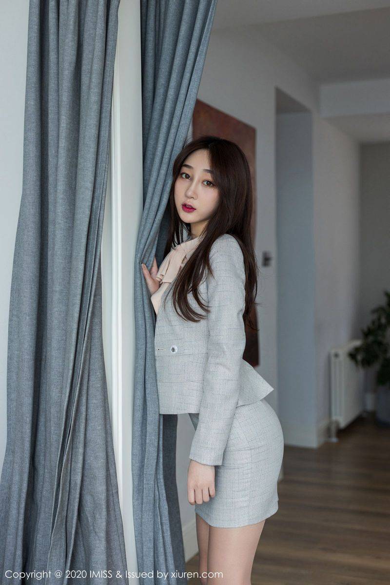 爱蜜社性感女神小九月白衬衫短裙秘书职场OL丝袜美足套图-9