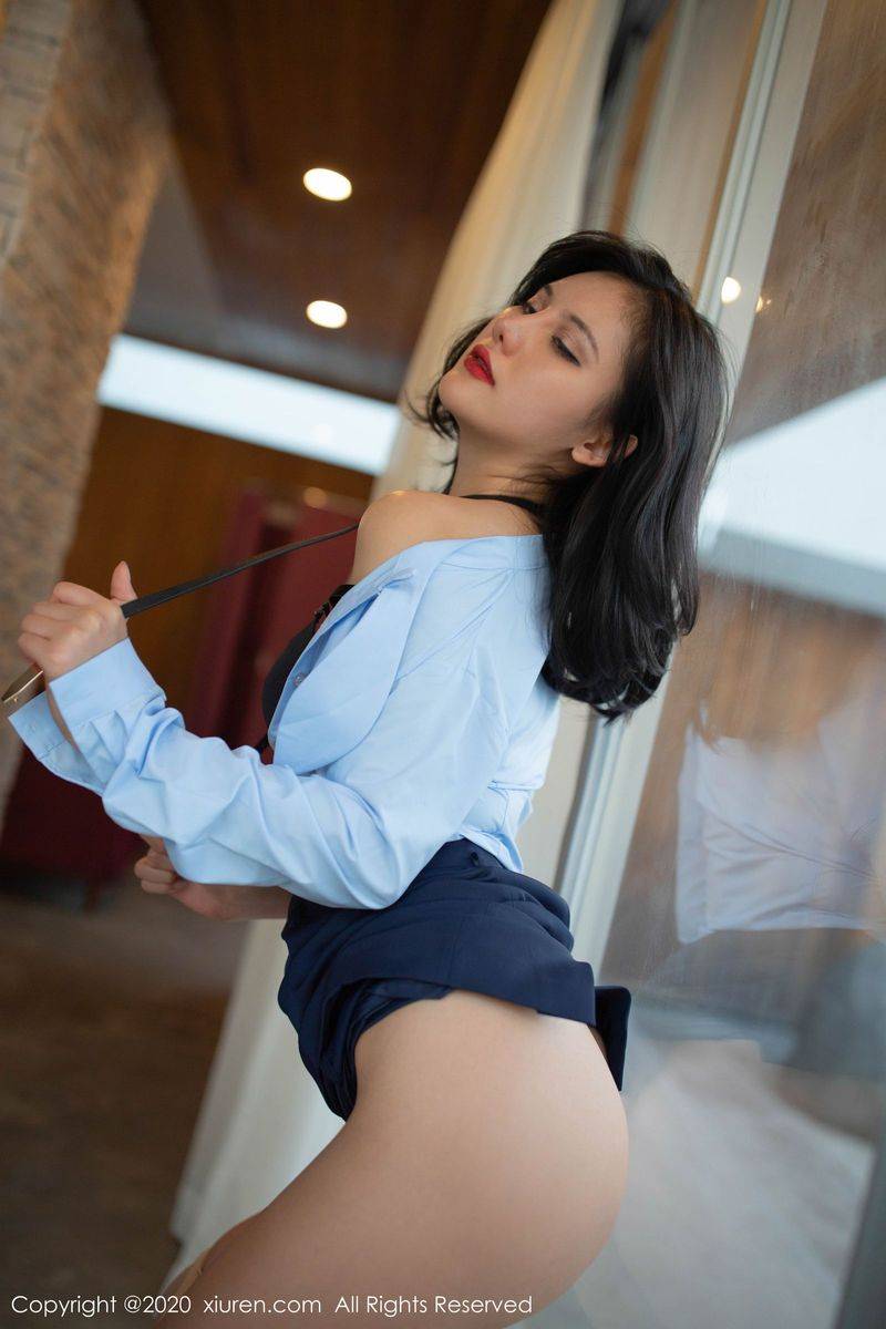 秀人网性感女神就是阿朱啊变身餐厅经理全新制服丝袜写真-65