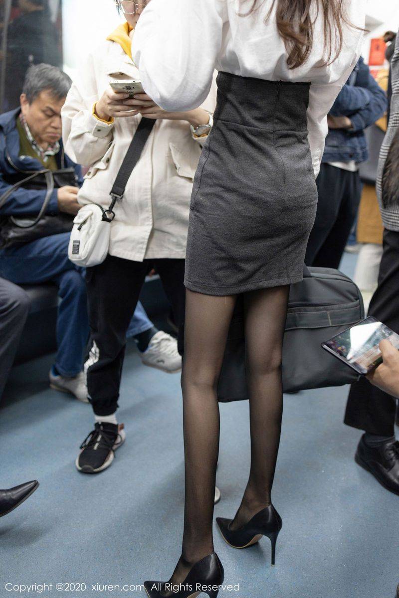 秀人网美女模特杨紫嫣Cynthia尾随职场OL女郎系列性感写真-18