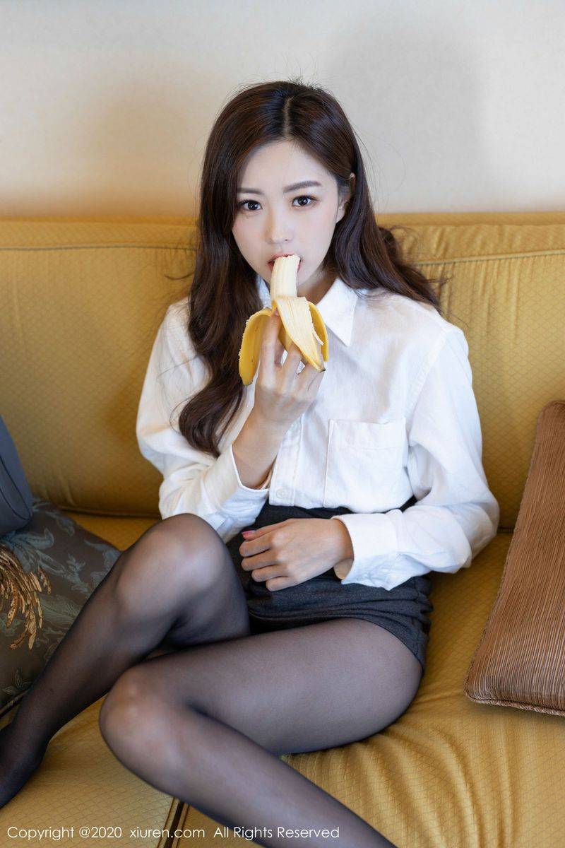 秀人网美女模特杨紫嫣Cynthia尾随职场OL女郎系列性感写真-38