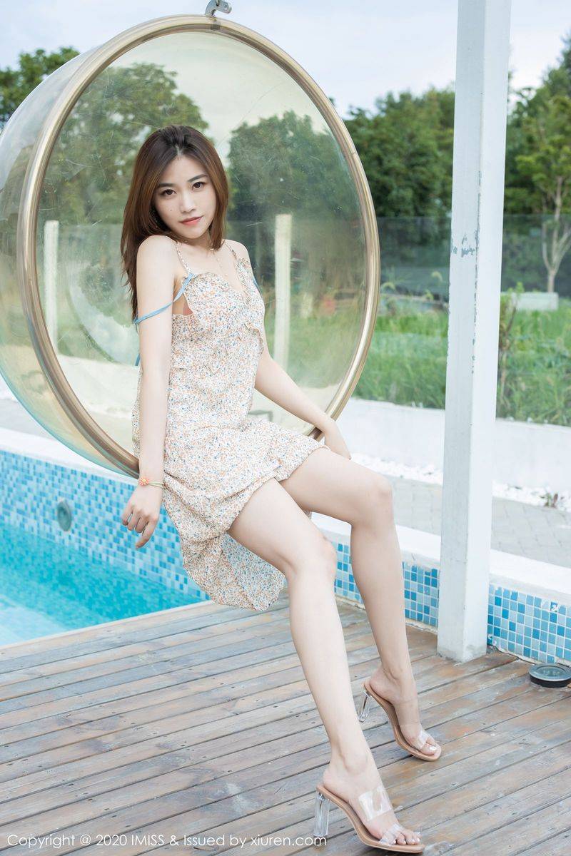 爱蜜社性感女神许诺Sabrina丝袜美腿碎花裙系列迷人气质写真-55