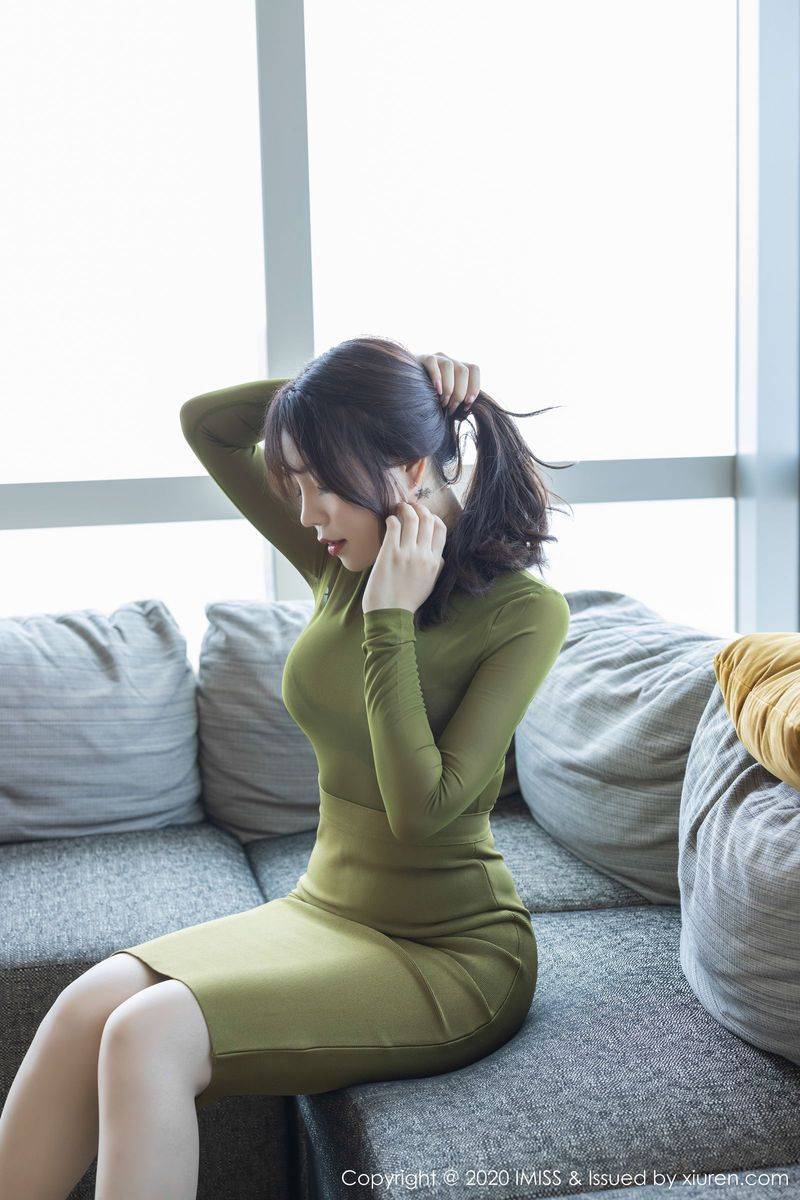 爱蜜社性感女神芝芝Booty镂空内衣与朦胧丝袜系列足量写真-13