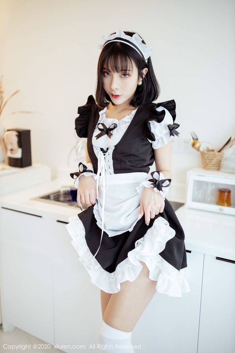 秀人网美女模特陈小喵情趣女仆装扮长筒袜内衣诱惑写真