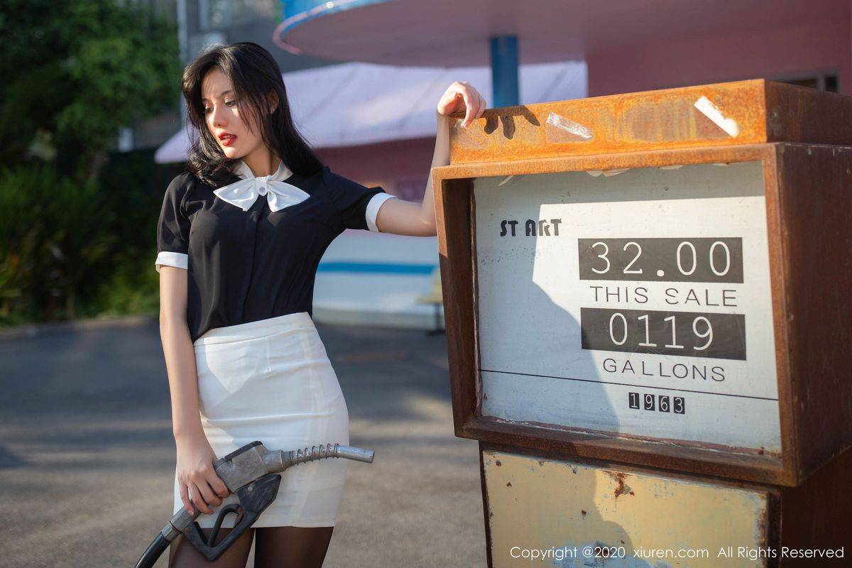 秀人网美女模特就是阿朱啊加油站职场装黑丝袜性感写真-50