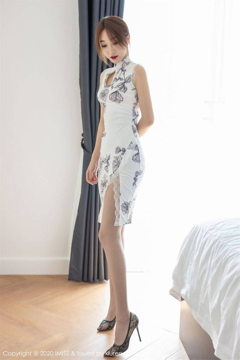 爱蜜社美女模特小九月优雅旗袍清透丝袜娇柔欲滴可人写真-4