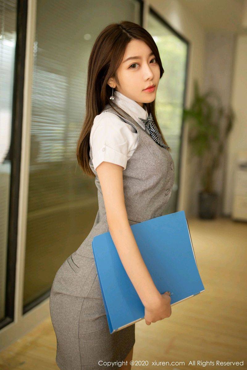 秀人网性感女神夏诗诗Sally白衬衫职场OL女秘书装扮私房写真