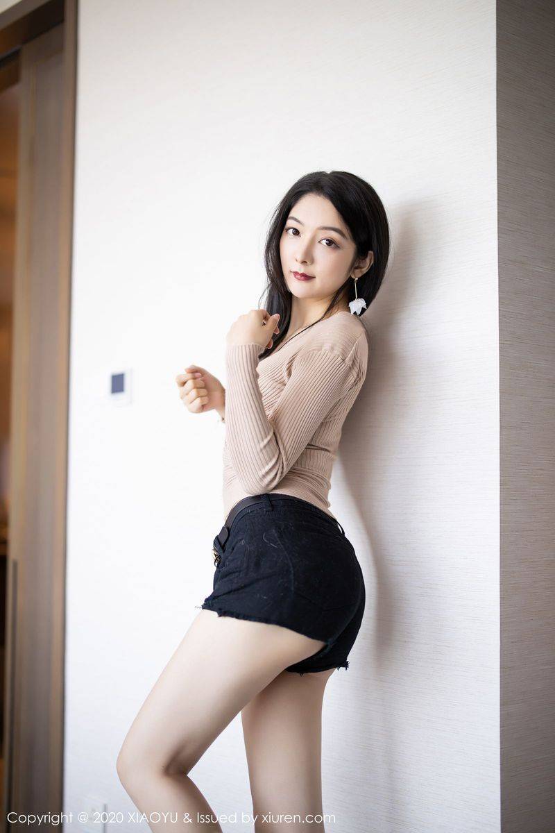 语画界性感女神Angela小热巴丝袜美腿牛仔热裤澳门足量旅拍-50