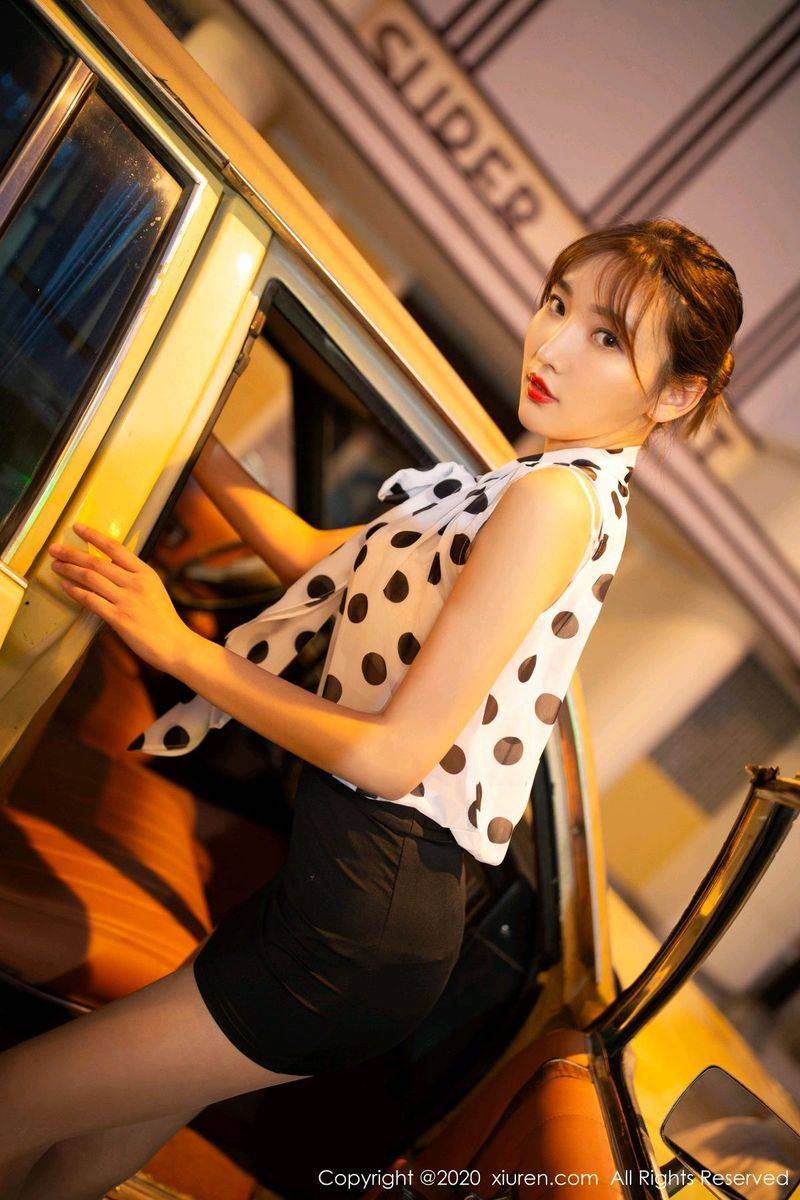 秀人网美女模特陆萱萱出租车司机演绎香车美女主题写真-10