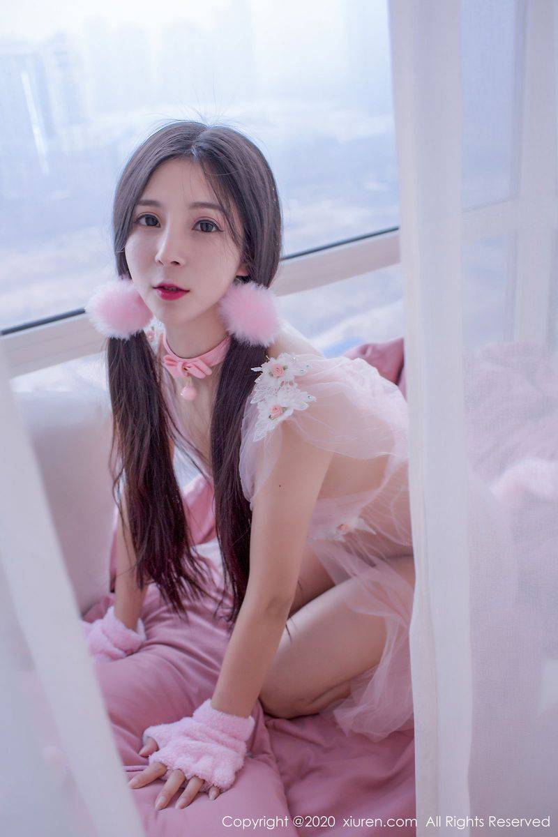 秀人网美女模特小蛮妖x双马尾粉色真空裙红色蕾丝性感写真-40