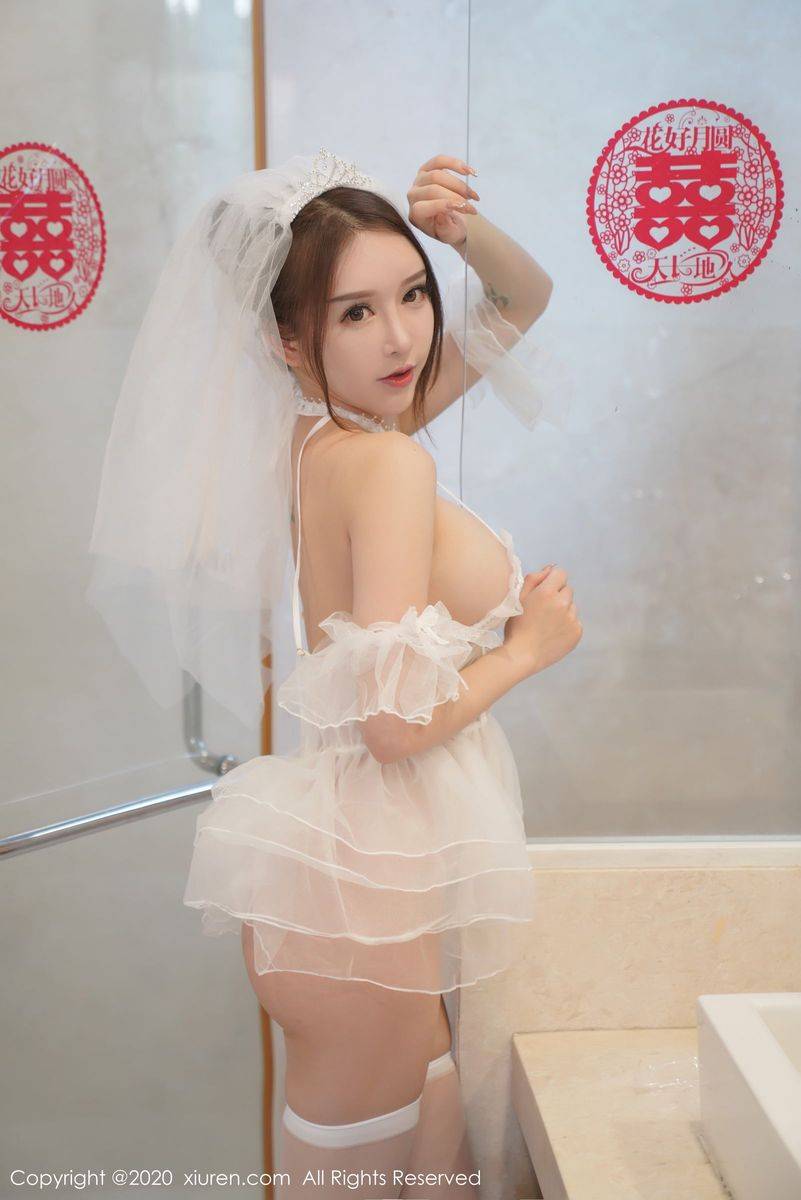 秀人网性感女神玉兔miki惹火娇躯薄透蕾丝婚纱主题写真-45