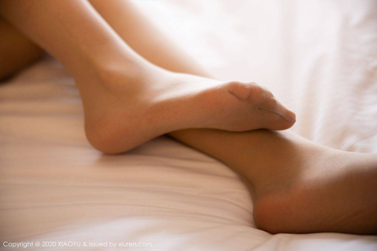 语画界性感女神允儿Claire丝袜美腿职场OL女秘书装扮圆润写真-67