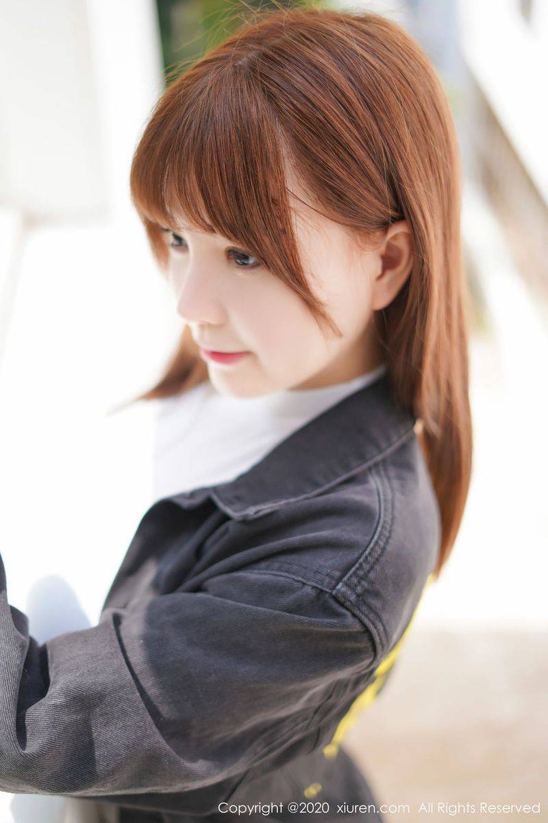 秀人网新人模特UU酱童颜巨乳黑色外套系列甜美可人激凸写真-21