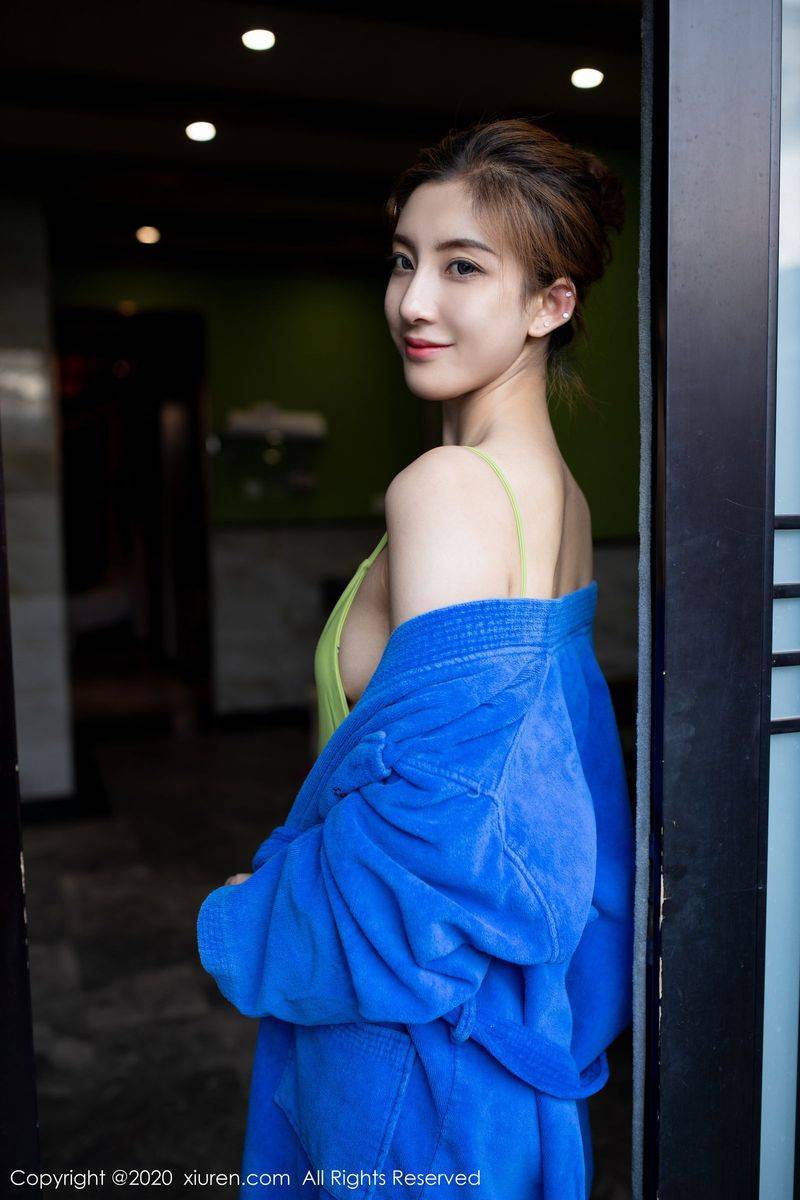 秀人网性感女神林文文yooki泳池比基尼死库水湿身诱惑写真