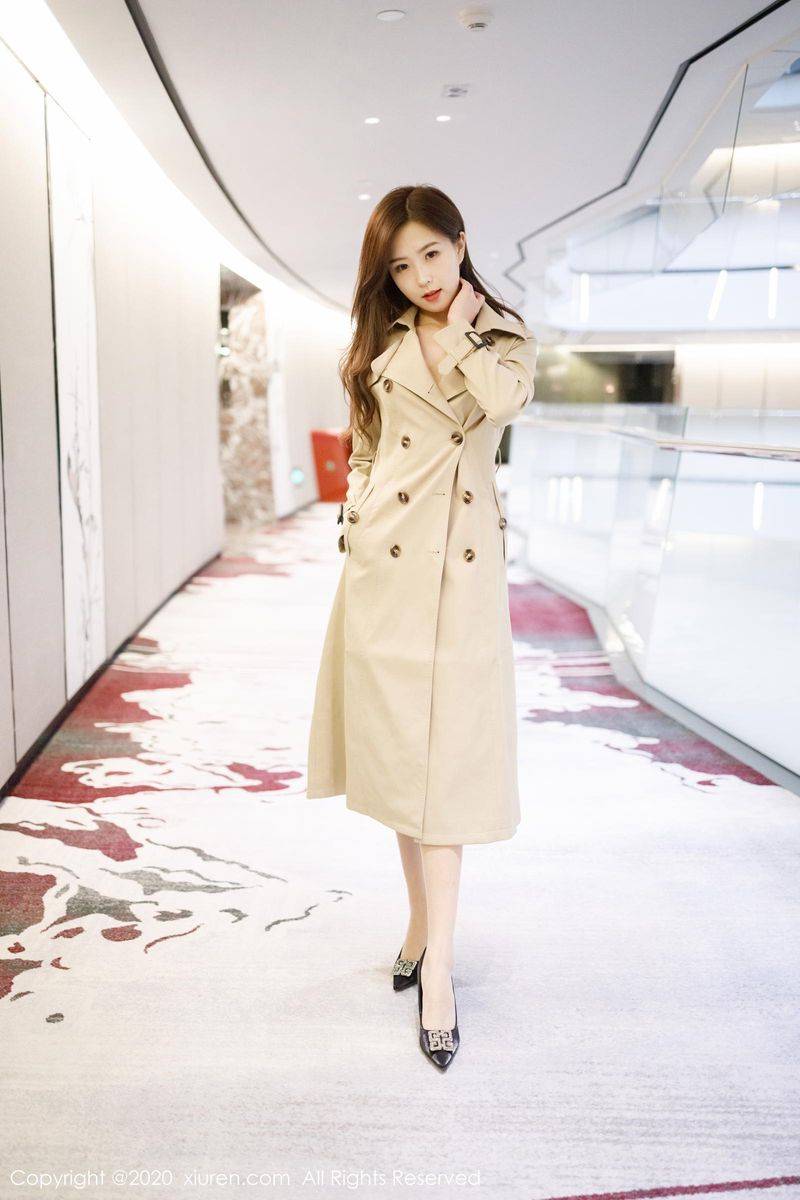 秀人网性感女神杨紫嫣Cynthia猩红内衣吊袜浴室湿身妖娆写真